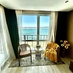 Apartment One Bedroom Private Paradiso B 501